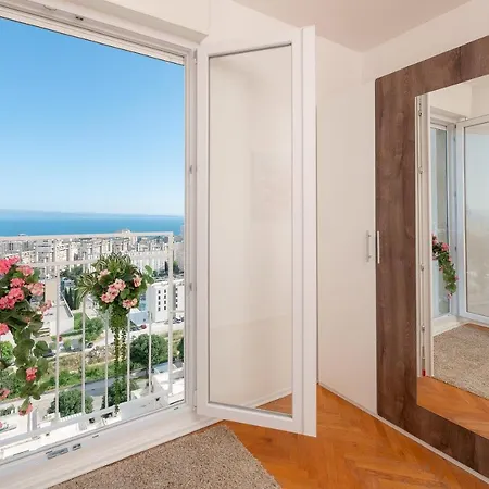 Lauren شقة سبليت